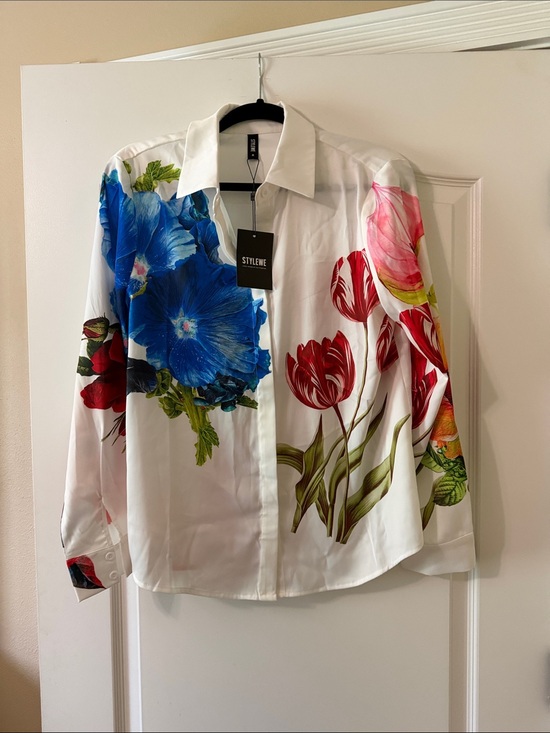 STYLEWE Tops - Stylewe White Button-Up Shirt with Blue & Red Floral Print